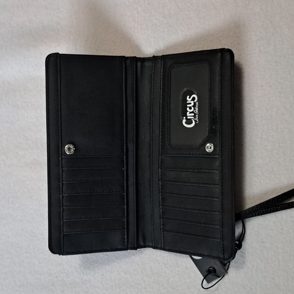 Circus by Sam Edelman wallet black bifold. - Picture 3 of 6